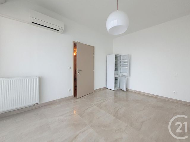 Appartement à louer - 2 pièces - 54.89 m2 - MANDELIEU LA NAPOULE - 06 - PROVENCE-ALPES-COTE-D-AZUR - Century 21 Confiance Immo