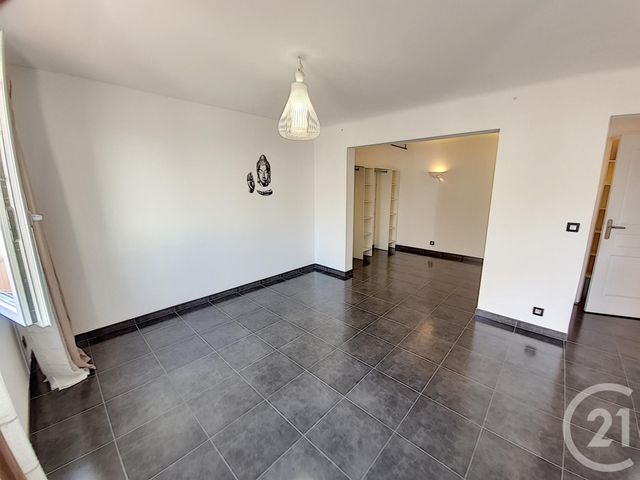 Studio à louer - 1 pièce - 40.05 m2 - MANDELIEU LA NAPOULE - 06 - PROVENCE-ALPES-COTE-D-AZUR - Century 21 Confiance Immo