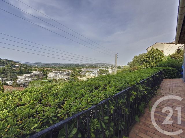 Appartement F3 à louer MANDELIEU LA NAPOULE