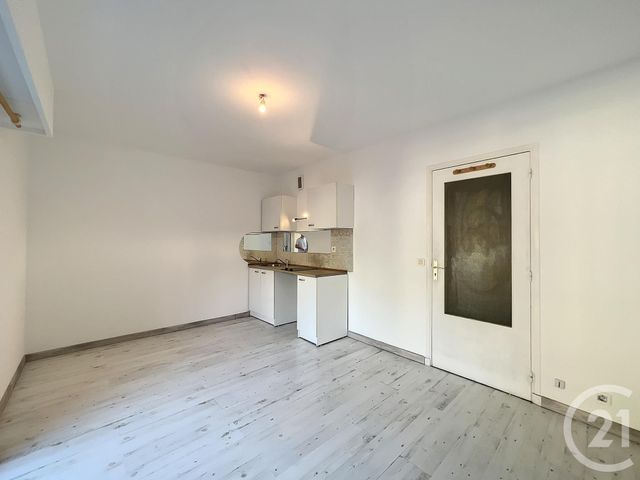 Studio à louer - 1 pièce - 21.31 m2 - MANDELIEU LA NAPOULE - 06 - PROVENCE-ALPES-COTE-D-AZUR - Century 21 Confiance Immo