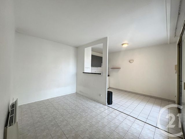 Studio à louer - 1 pièce - 26.31 m2 - MANDELIEU LA NAPOULE - 06 - PROVENCE-ALPES-COTE-D-AZUR - Century 21 Confiance Immo