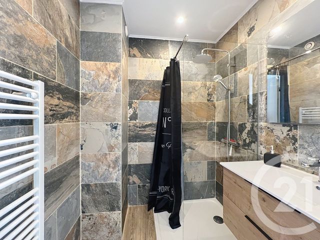 Afficher la photo en grand Appartement T2 à louer - 2 pièces - 48.13 m2 - MANDELIEU LA NAPOULE - 06 - PROVENCE-ALPES-COTE-D-AZUR - Century 21 Confiance Immo