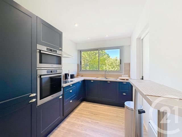 Afficher la photo en grand Appartement T2 à louer - 2 pièces - 48.13 m2 - MANDELIEU LA NAPOULE - 06 - PROVENCE-ALPES-COTE-D-AZUR - Century 21 Confiance Immo