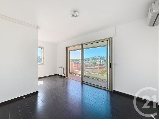 Appartement F3 à louer - 3 pièces - 59.96 m2 - MANDELIEU LA NAPOULE - 06 - PROVENCE-ALPES-COTE-D-AZUR - Century 21 Confiance Immo